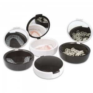 Black & White Mirrored Retainer Cases