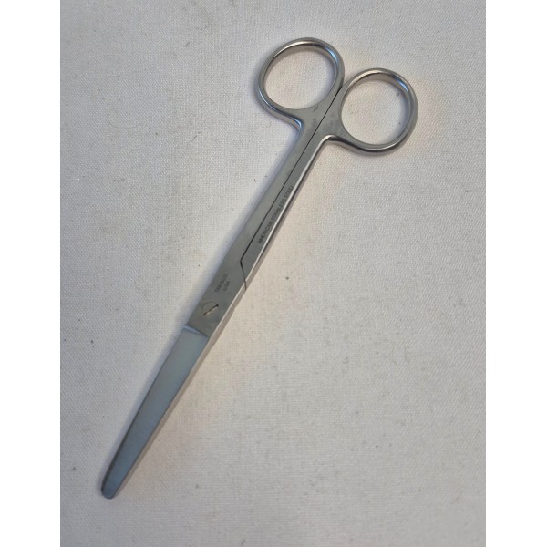 Surgical Scissors Sharp / Blunt Straight 5.5"